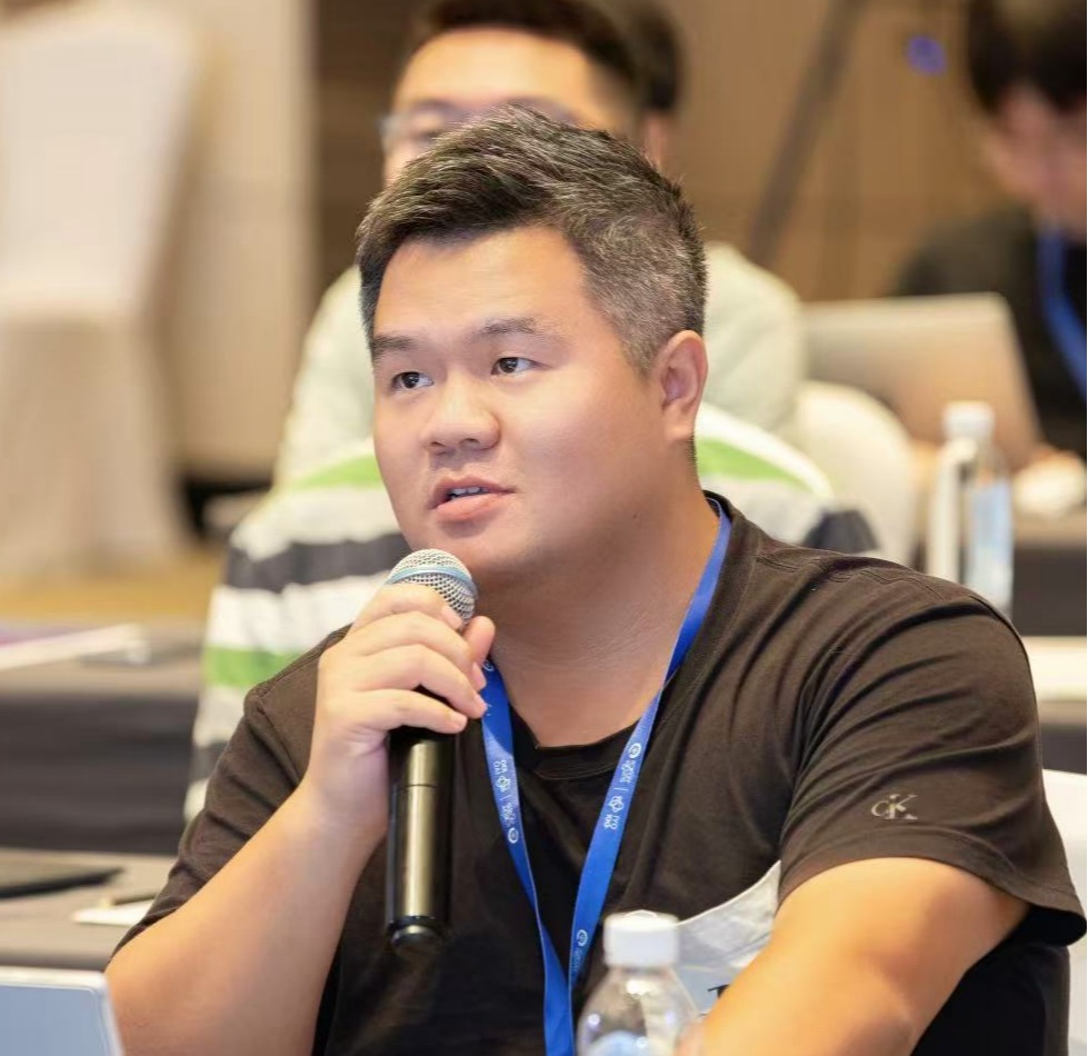 云博app官方在线入口创新论坛第二千一百零三讲：Localization and Anyonization of strongly interacting 1D Bose gases