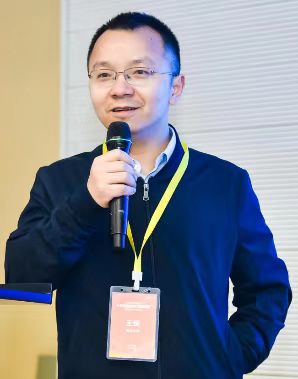 云博app官方在线入口创新论坛第一千三百九十讲：Floquet engineering symmetry-breaking and topological states under light irradiation
