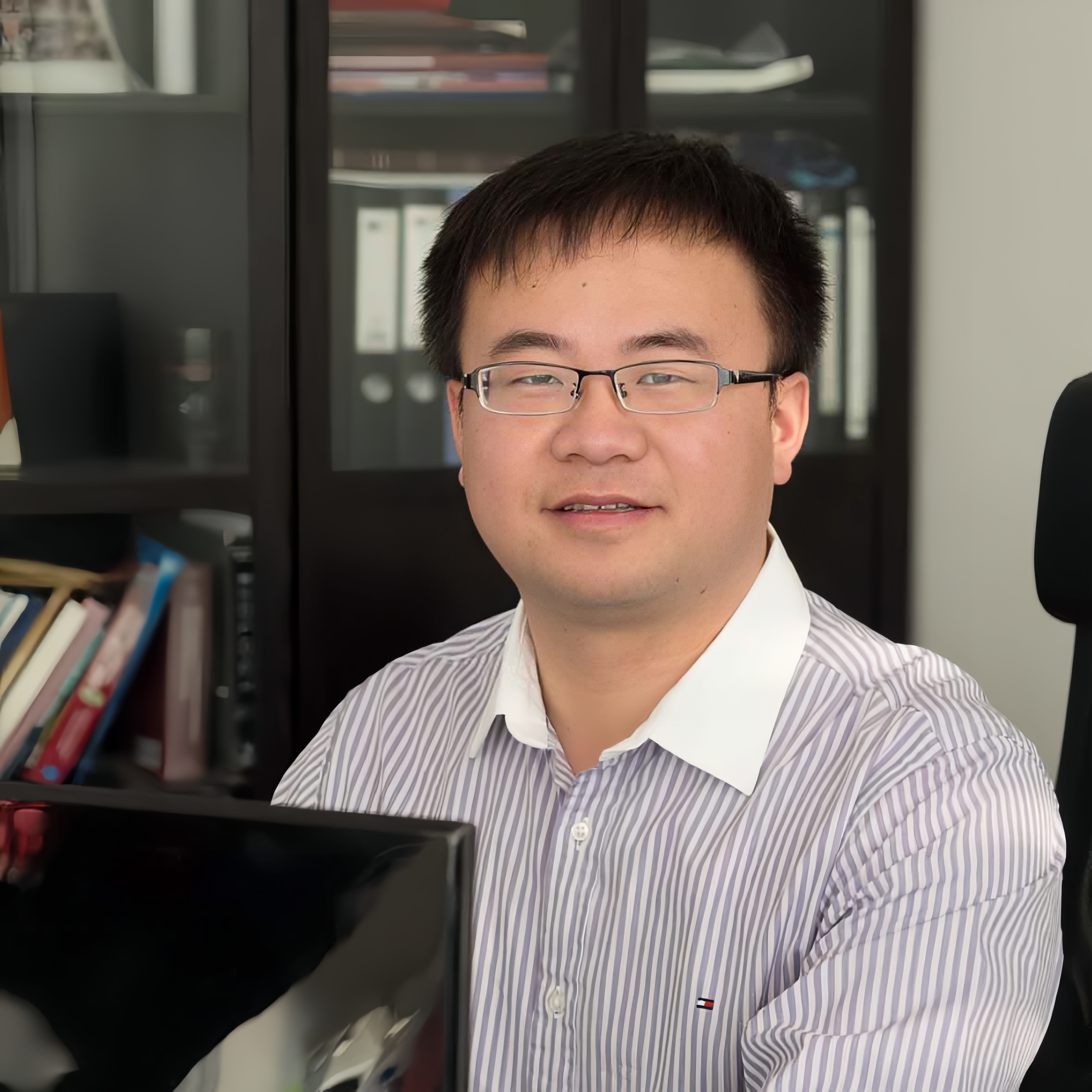 云博app官方在线入口创新论坛第一千七百九十四讲：多元介孔材料的合成与性能研究