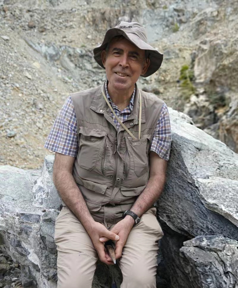 云博app官方在线入口创新论坛第一千八百四十二讲：Records of processes for subduction initiation, slab roll-back and ophiolite genesis in Turkey: Field, geochemical and  geochronological constraints