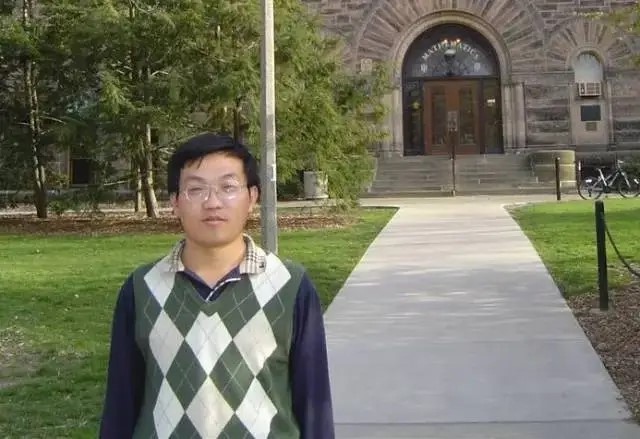 云博app官方在线入口创新论坛第一千六百八十一讲：Problems and results on determinants involving Legendre symbols