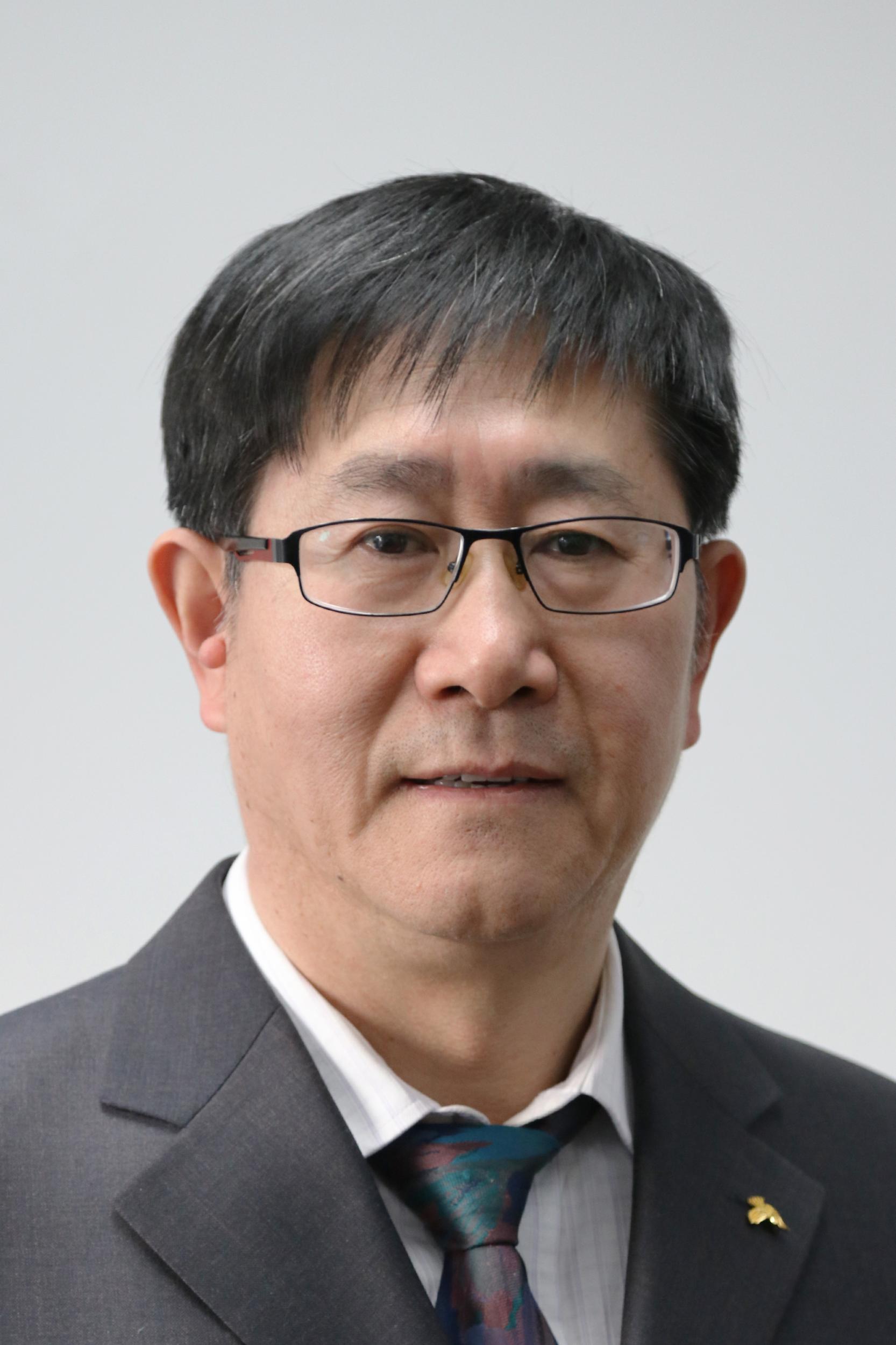 云博app官方在线入口创新论坛第一千五百七十九讲：High-Dimensional Inference for Weak-Supervision with Feature-Dependent Label Noise